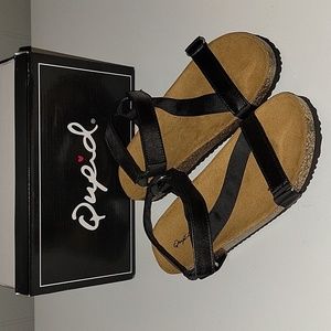 NIB Qupid strappy sandals